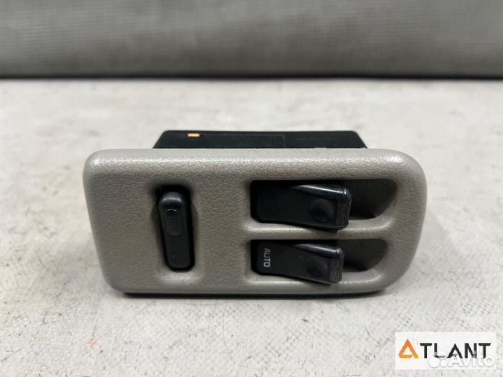 Пульт стеклоподъемника передняя правая mazda bongo