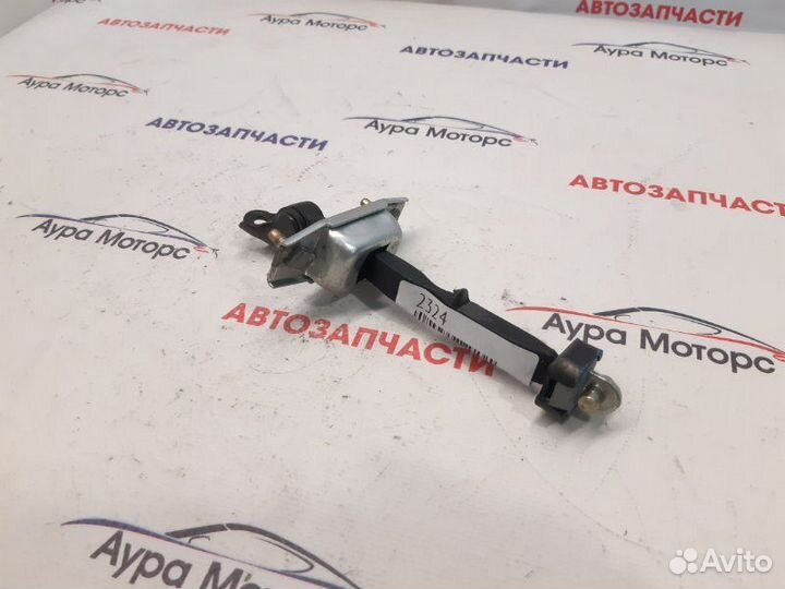 Ограничитель двери передний левый Toyota Vista