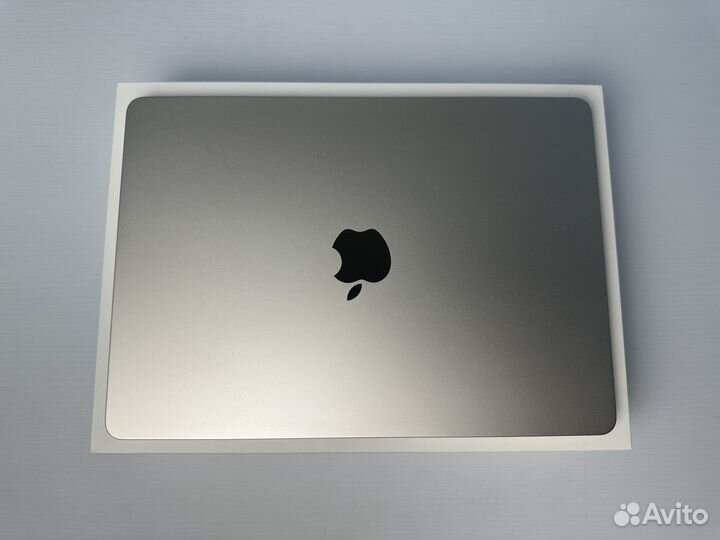 MacBook Air 13 2022 M2/16/256Gb Starlight, 42 цикл