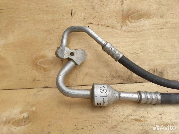 Трубка кондиционера Z16XEP Z18XER Опель Вектра Ц