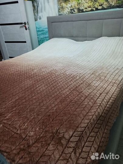 Новые пледы (размер евро): кролик, травка, кубик