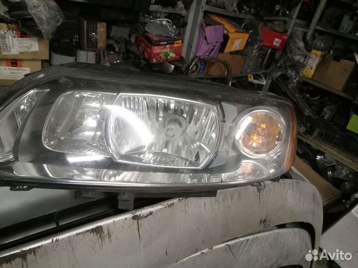 Фара левая фара правая volvo S60 v70 xc70 ксенон