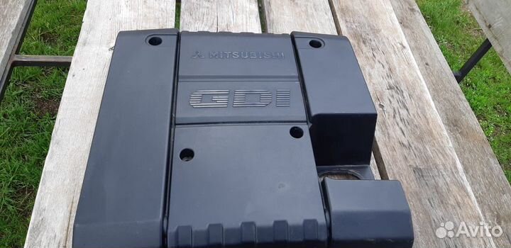 Крышка двигателя мицубиси паджеро 3.5