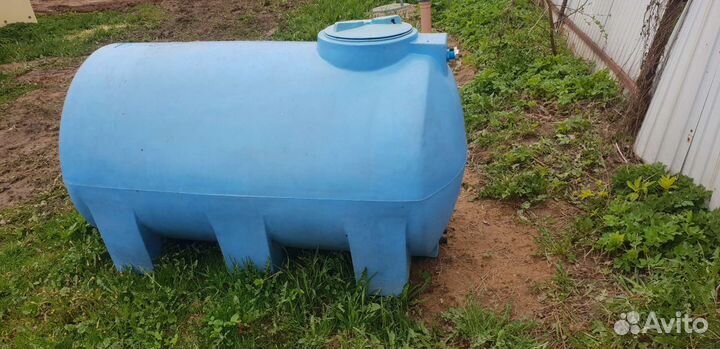 Емкость для воды бу