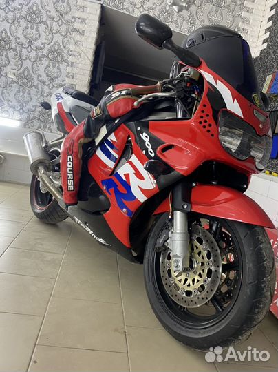 Honda cbr900rr fire blade