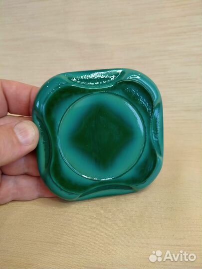 Пепельница малахитовое стекло