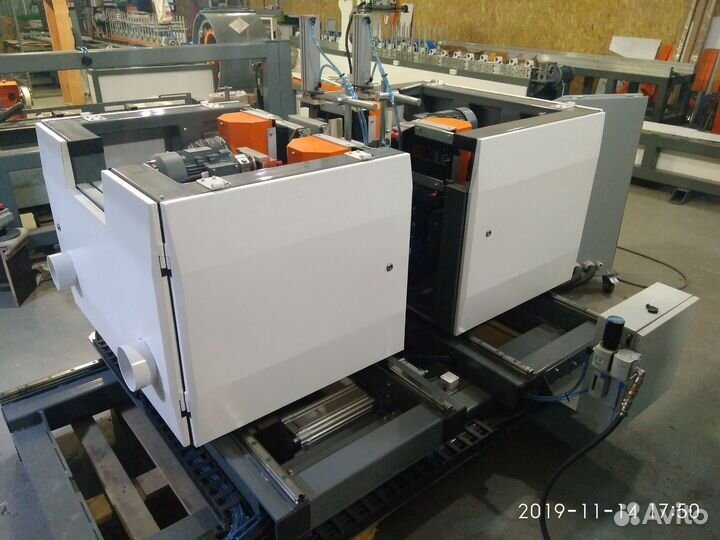 Станок фрезерно-присадочный (шипорезный)