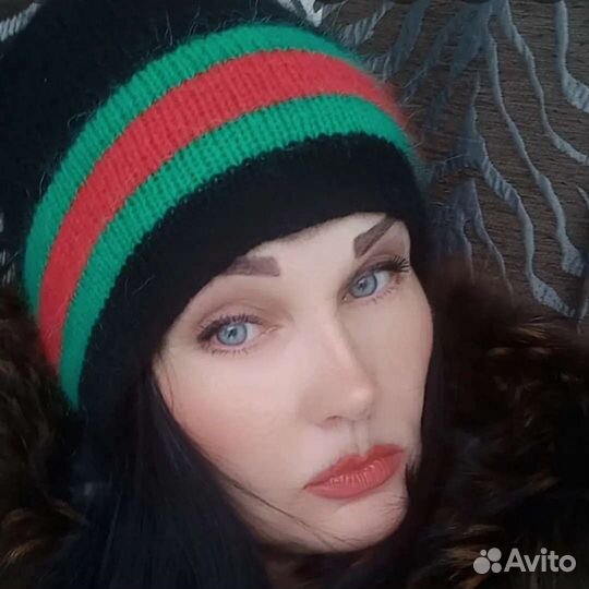 Шапка женская вязаная ручная работа