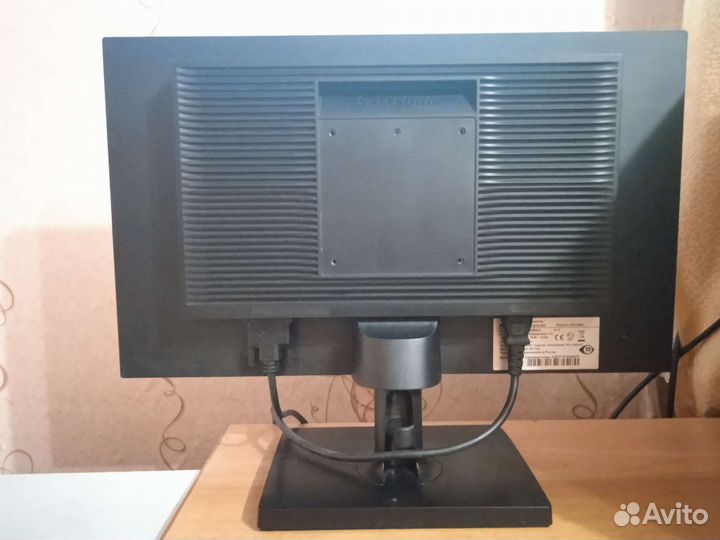 Монитор Samsung