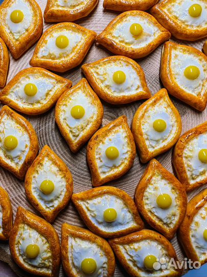 Брошь значок хачапури по-аджарски, ручная работа