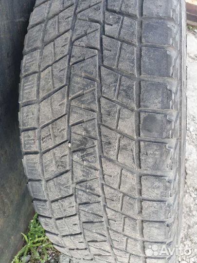 Bridgestone Blizzak DM-V1 225/65 R17