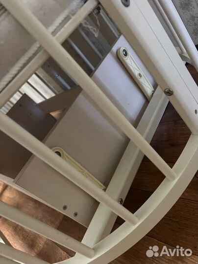 Детская кроватка с маятником круглая