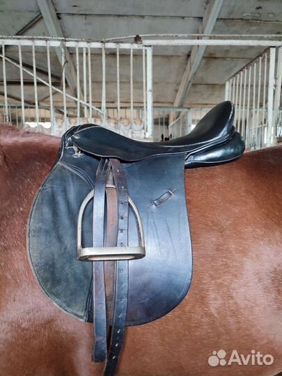 Седло для лошади универсальное Loesdau