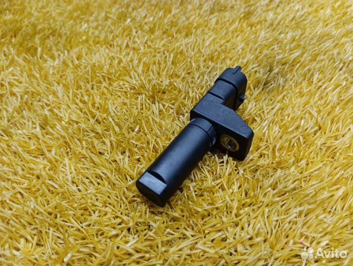 Датчик положения коленвала Mercedes-Benz C-Class