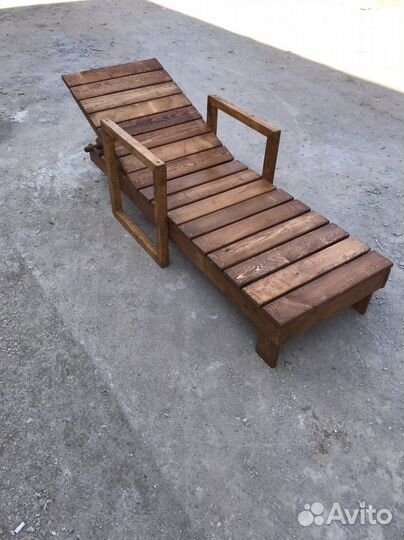 Шезлонги для бассеина
