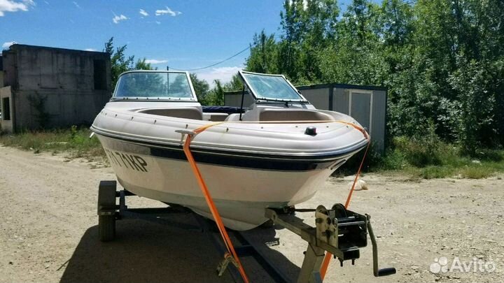 Катер Four Winns