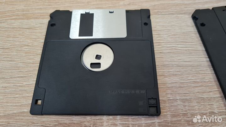 2 дискеты 3.5