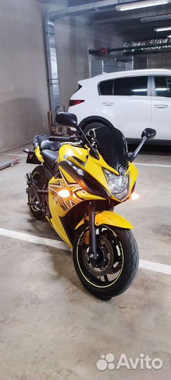 Мотоцикл Yamaha FZ6R (XJ6F)