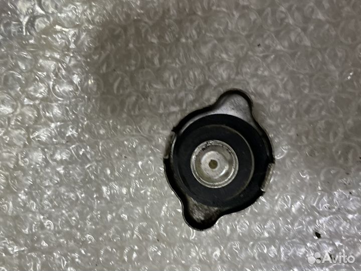 Крышка радиатора Mitsubishi Colt Z3 Кольт 6