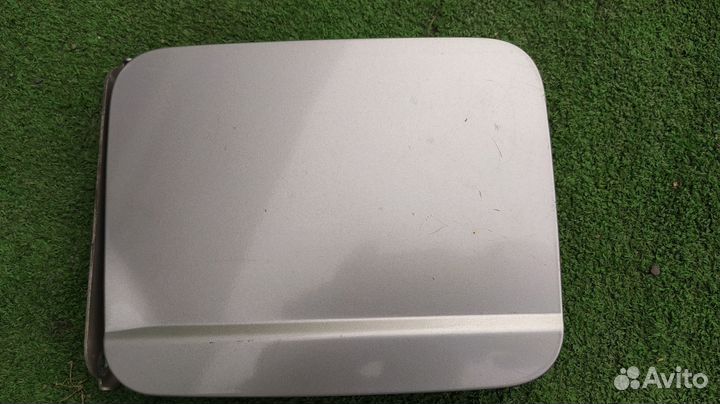 Лючок бензобака Nissan Serena QR20DE 2002