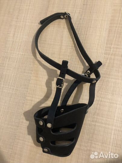 Намордник для собаки и игрушка пишалка