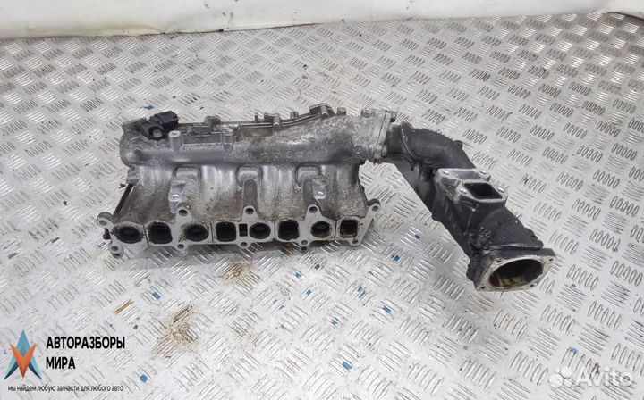 Коллектор впускной Opel Astra J 2010