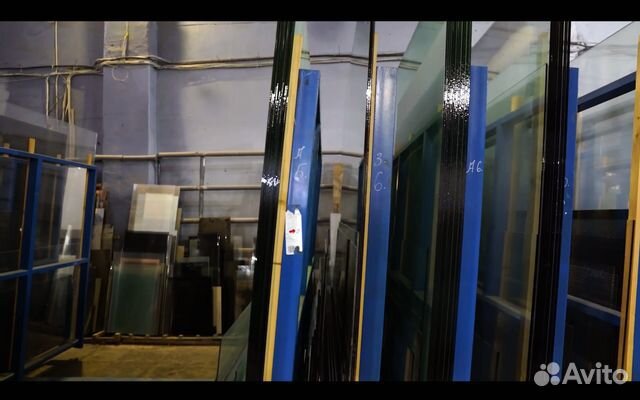 Распашные стеклянные двери