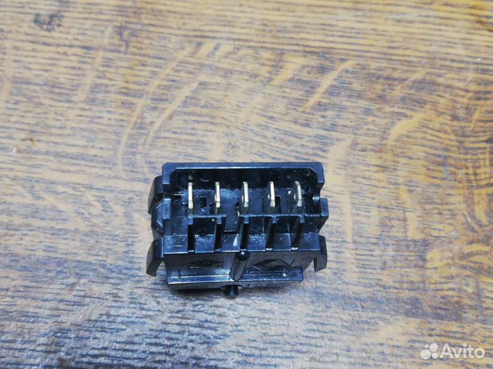 Кнопка Лада Ларгус