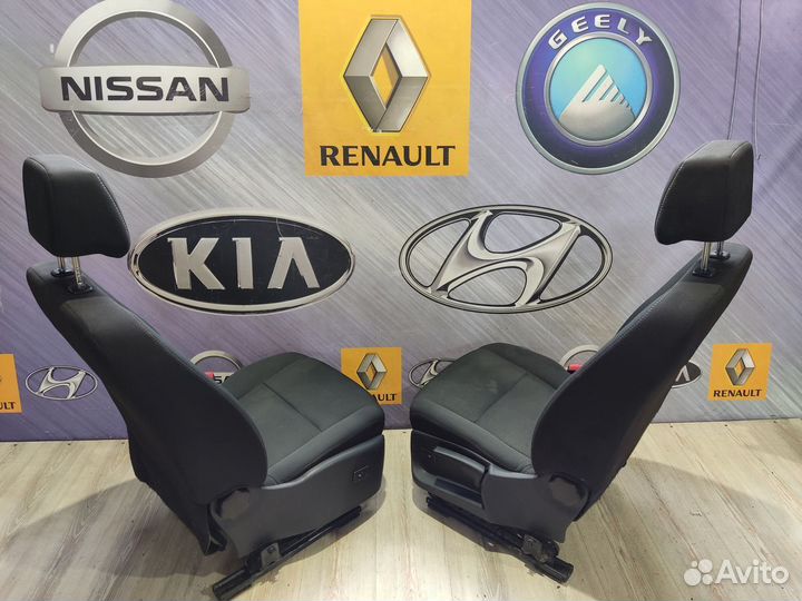 Сиденье кресло переднее renault megane 3 Лев, Прав