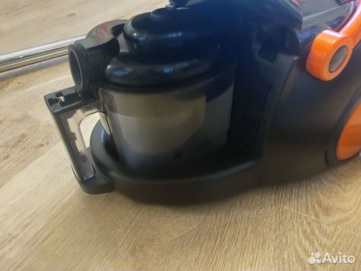 Пылесос Maxima 1800W