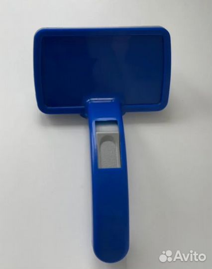 Самоочищающаяся щётка для вычесывания животных