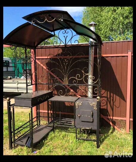 Мангал с крышей