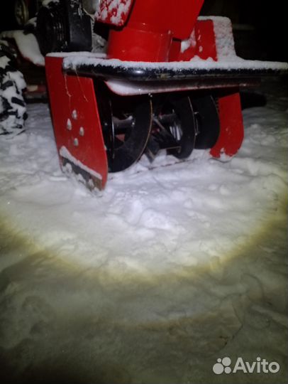Снегоуборочная приставка к мотоблоку