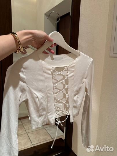 Топ на завязках с длинными рукавами