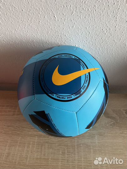 Футбольный мяч nike, adidas