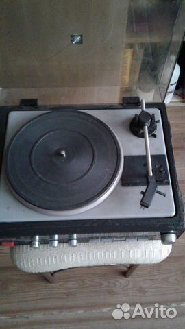 Продаю проигрыватель дя виниловых пластинок