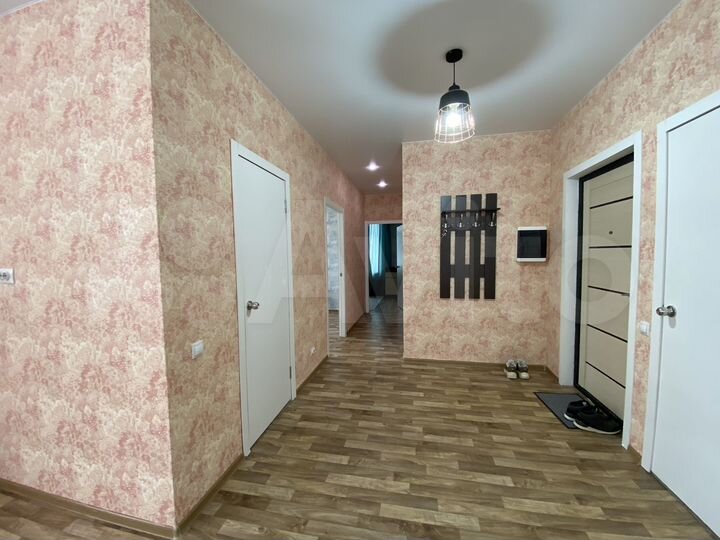 3-к. квартира, 65 м², 1/8 эт.