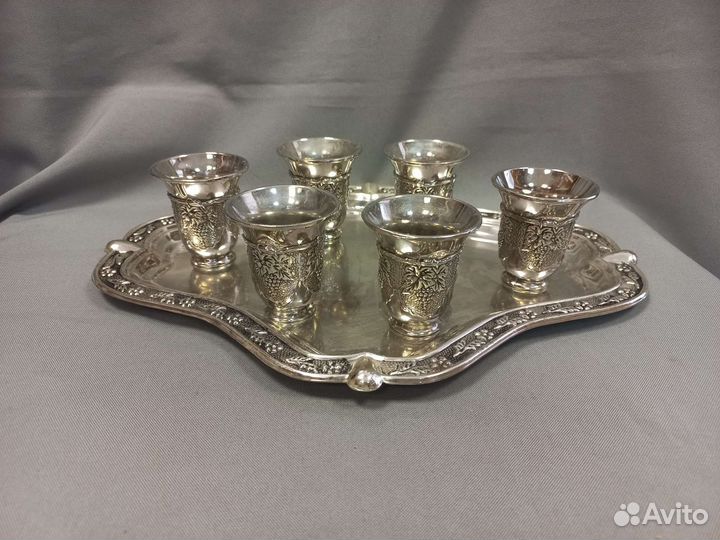 Набор стопок на подносе Виноград Металл