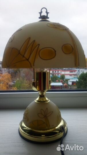 Лампа настольная