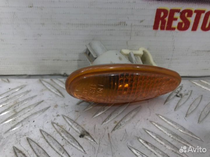 Повторитель поворота Mitsubishi Space Wagon