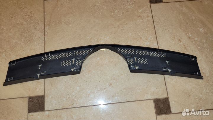 Opel Zafira B 1312541 Накладка решетки радиатора