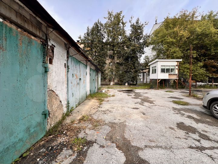 Гараж, > 30 м²