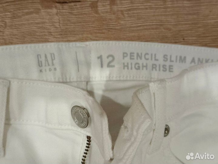 Джинсы GAP для девочки лет 12