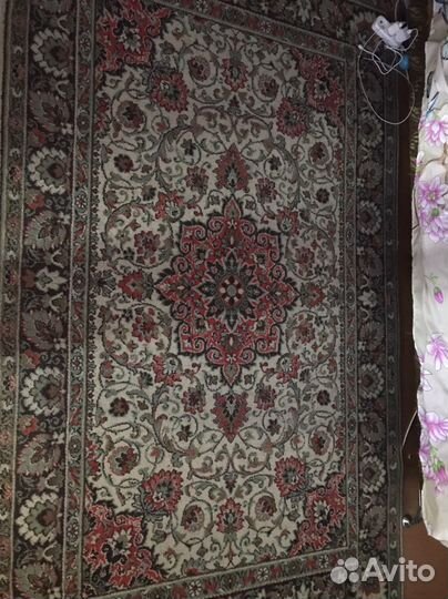 Ковер шерстяной