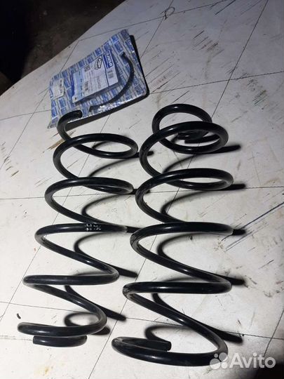 Пружина передняя VAG левая правая(новые)