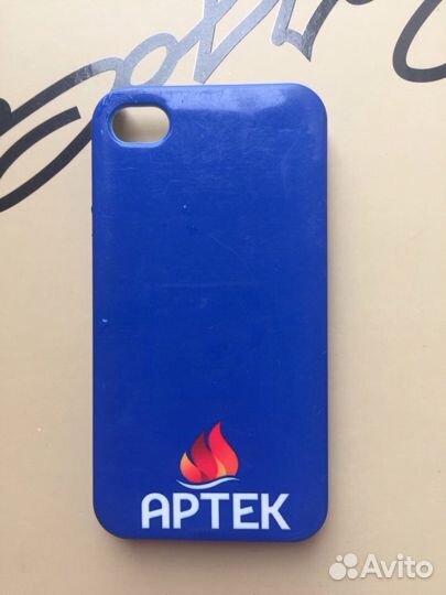 Чехлы iPhone 4