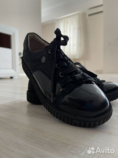 Полуботинки для девочки лаковые