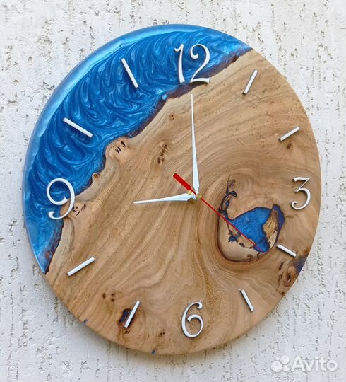 Часы настенные из эпоксидной смолы