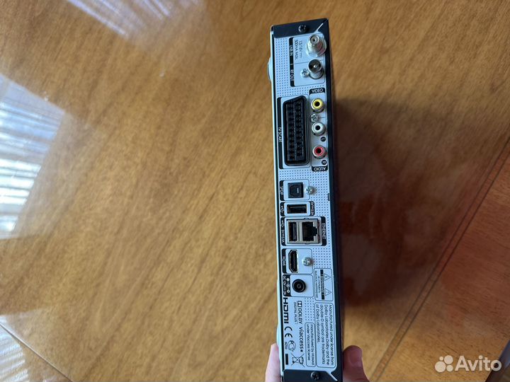 Спутниковый ресивер Humax