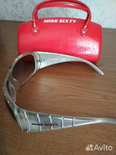Очки солнцезащитные miss sixty